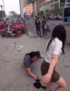 拿自已女朋友丝袜自慰,私密情感的自慰探索之旅