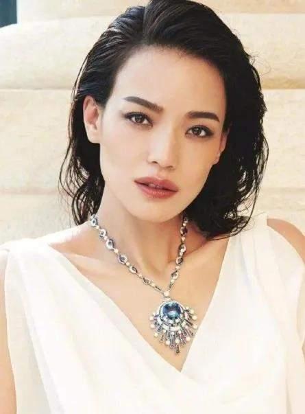 嘴厚的女明星,揭秘嘴厚女明星的魅力与争议